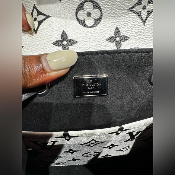 Louis Vuitton Hot Springs Patent Leather Packpack - Picture 6 of 13